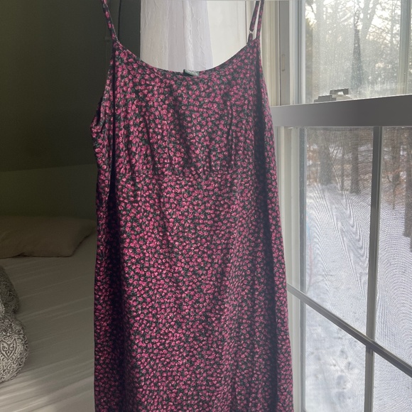 Dress - Picture 1 of 2